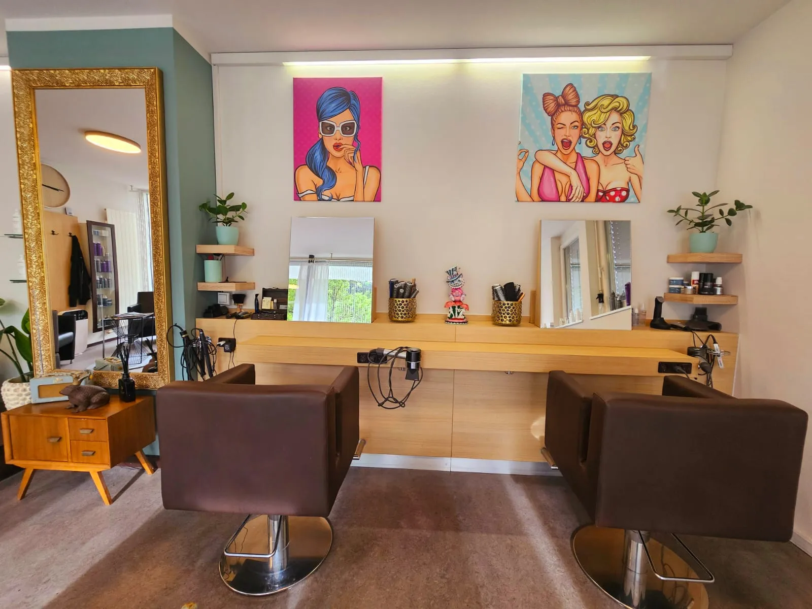 Salon